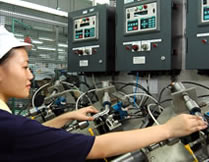 Molding machine operator